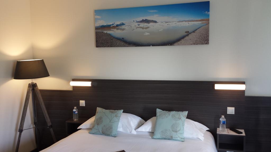 Hotel Restaurant Bel Air Crevin - Axe Rennes Nantes Exteriör bild