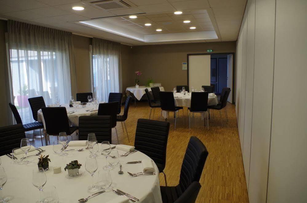 Hotel Restaurant Bel Air Crevin - Axe Rennes Nantes Exteriör bild